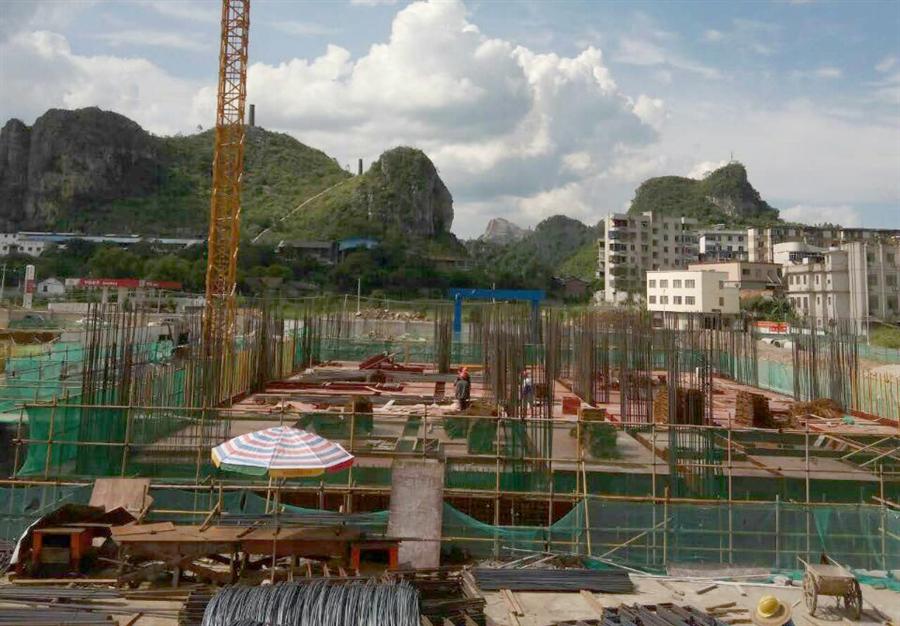 医生掀开奶罩边躁边狠狠躁视频