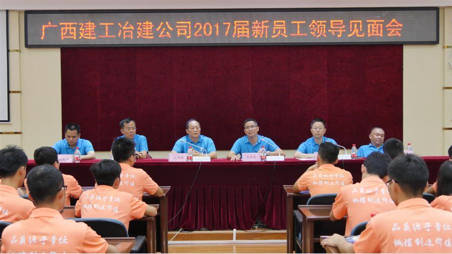 医生掀开奶罩边躁边狠狠躁视频