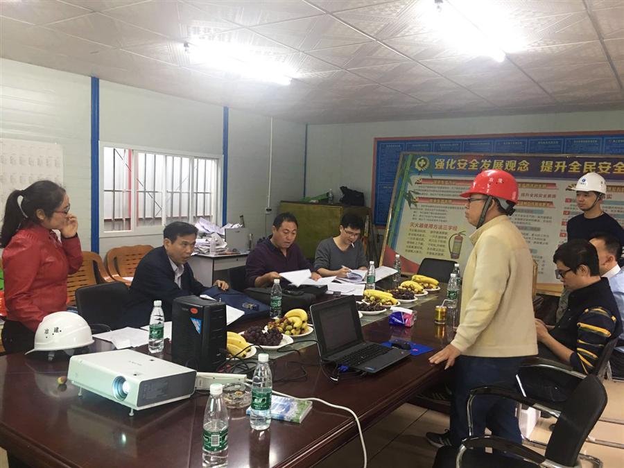 医生掀开奶罩边躁边狠狠躁视频