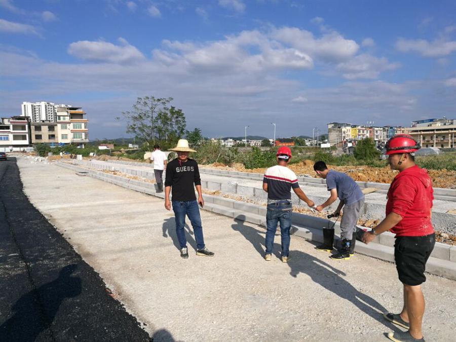 医生掀开奶罩边躁边狠狠躁视频