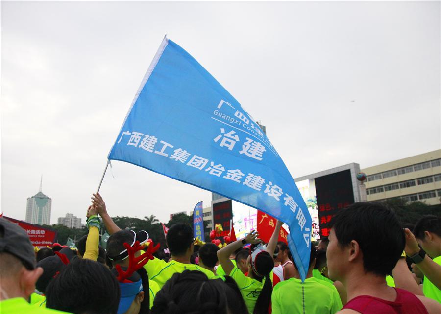 医生掀开奶罩边躁边狠狠躁视频