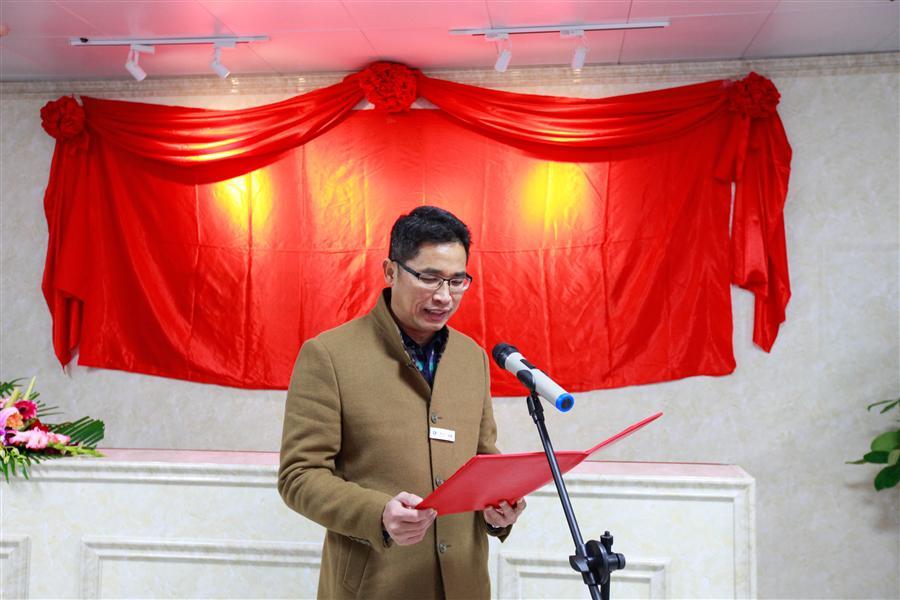 医生掀开奶罩边躁边狠狠躁视频