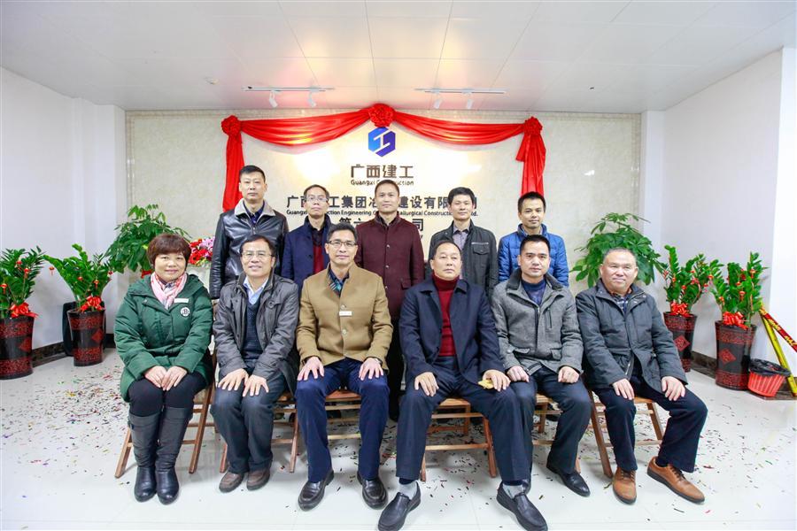 医生掀开奶罩边躁边狠狠躁视频