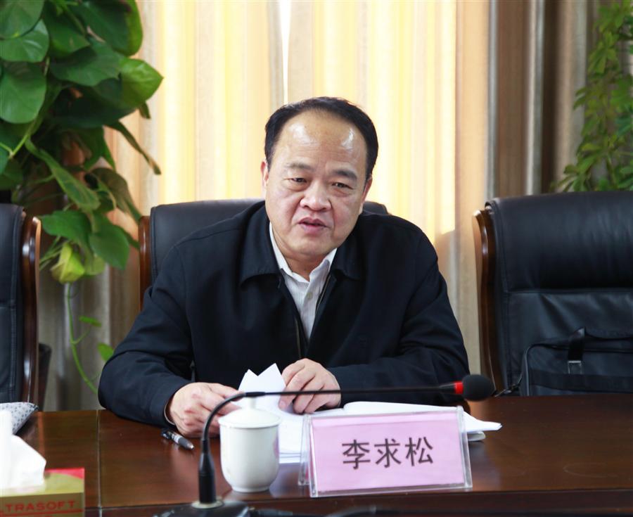 医生掀开奶罩边躁边狠狠躁视频