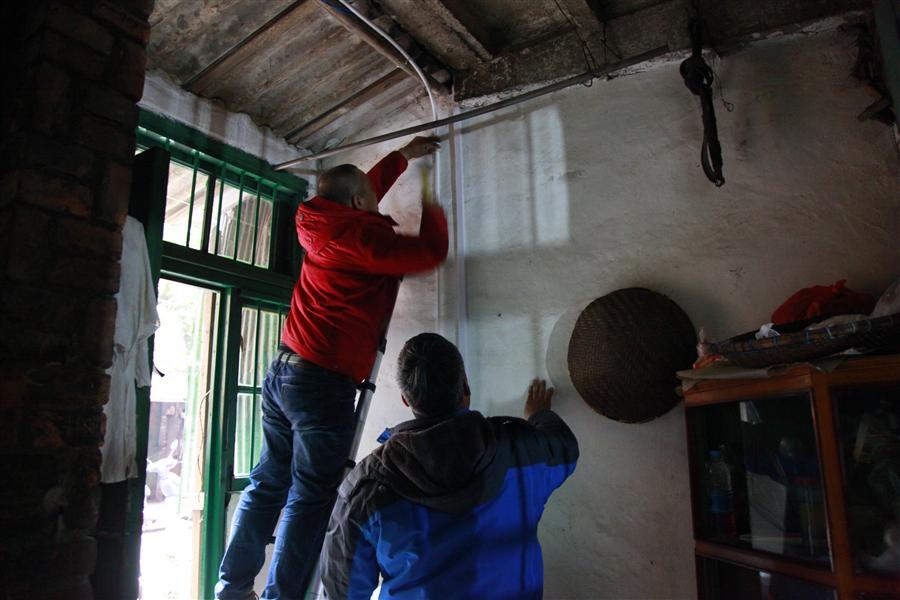 医生掀开奶罩边躁边狠狠躁视频