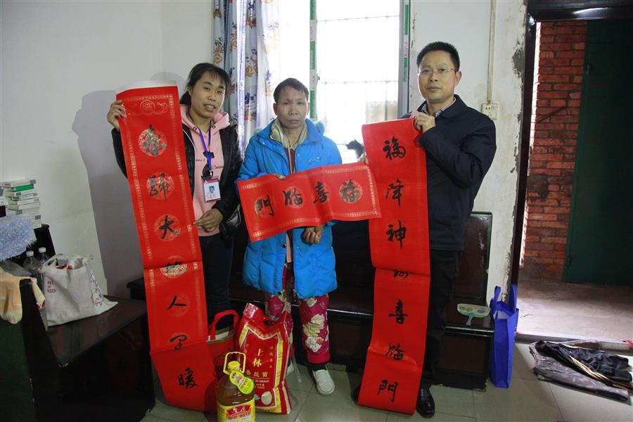 医生掀开奶罩边躁边狠狠躁视频