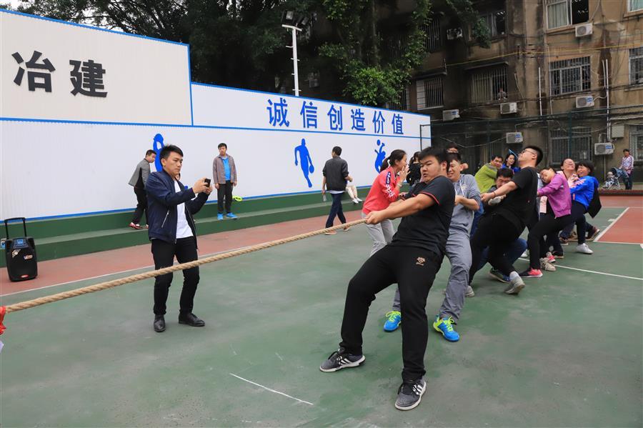 医生掀开奶罩边躁边狠狠躁视频