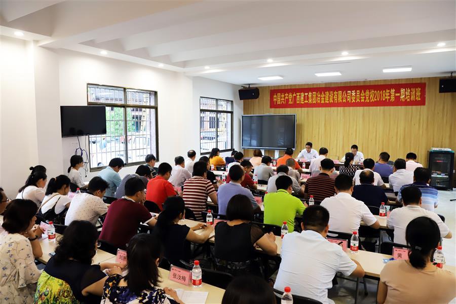 医生掀开奶罩边躁边狠狠躁视频