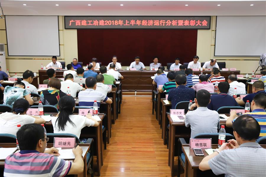 医生掀开奶罩边躁边狠狠躁视频