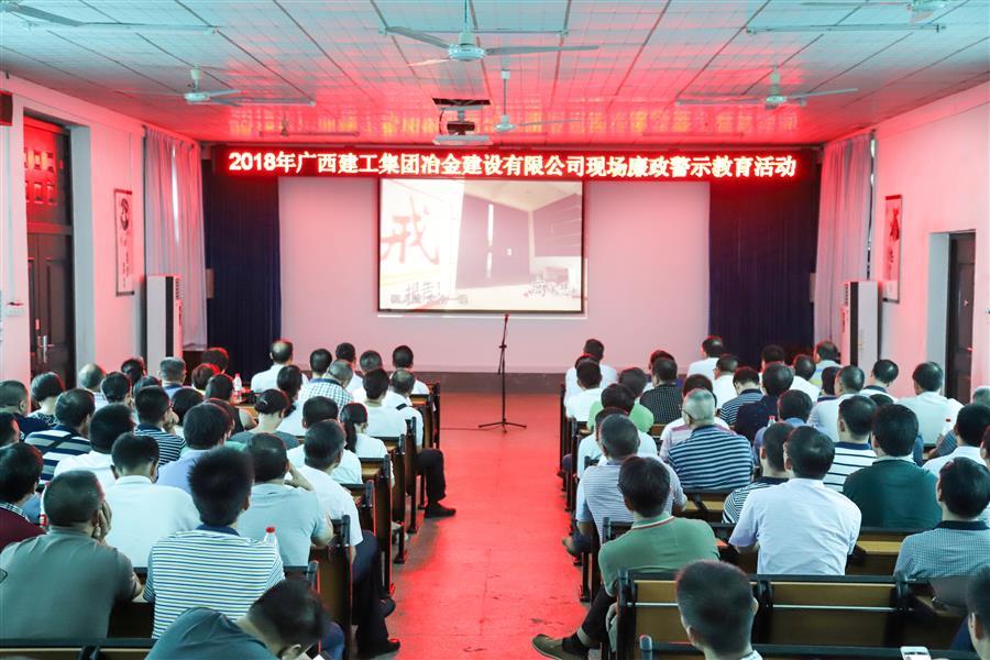 医生掀开奶罩边躁边狠狠躁视频