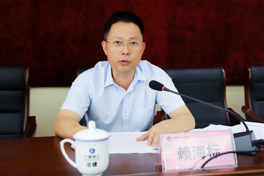 医生掀开奶罩边躁边狠狠躁视频