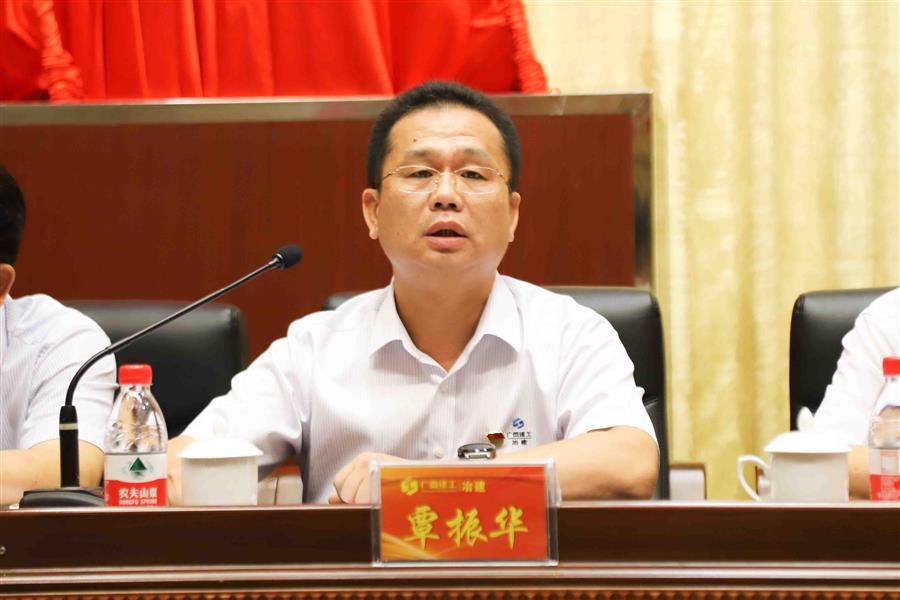 医生掀开奶罩边躁边狠狠躁视频