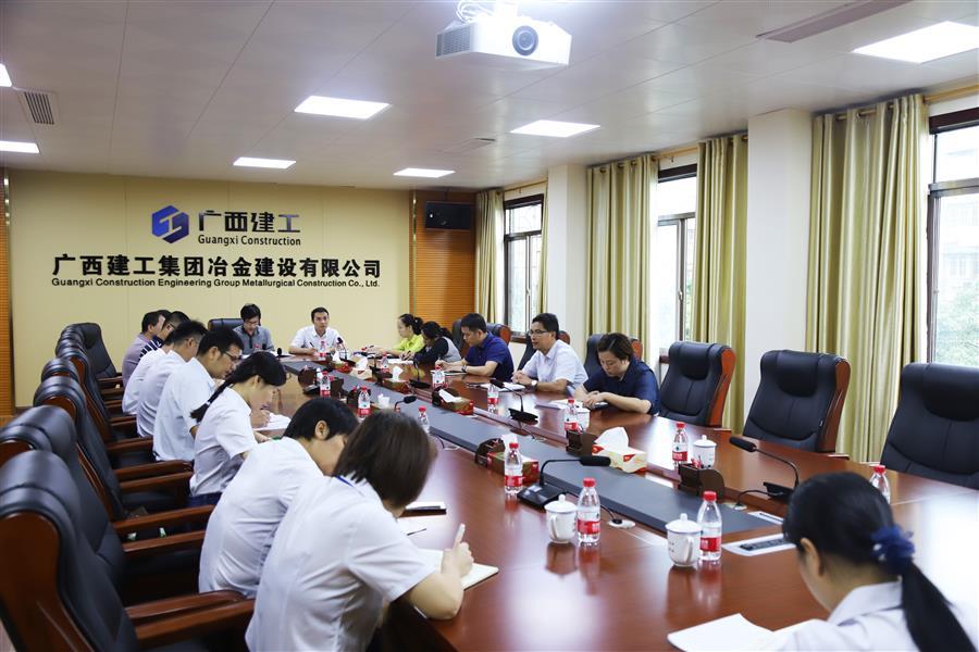 医生掀开奶罩边躁边狠狠躁视频