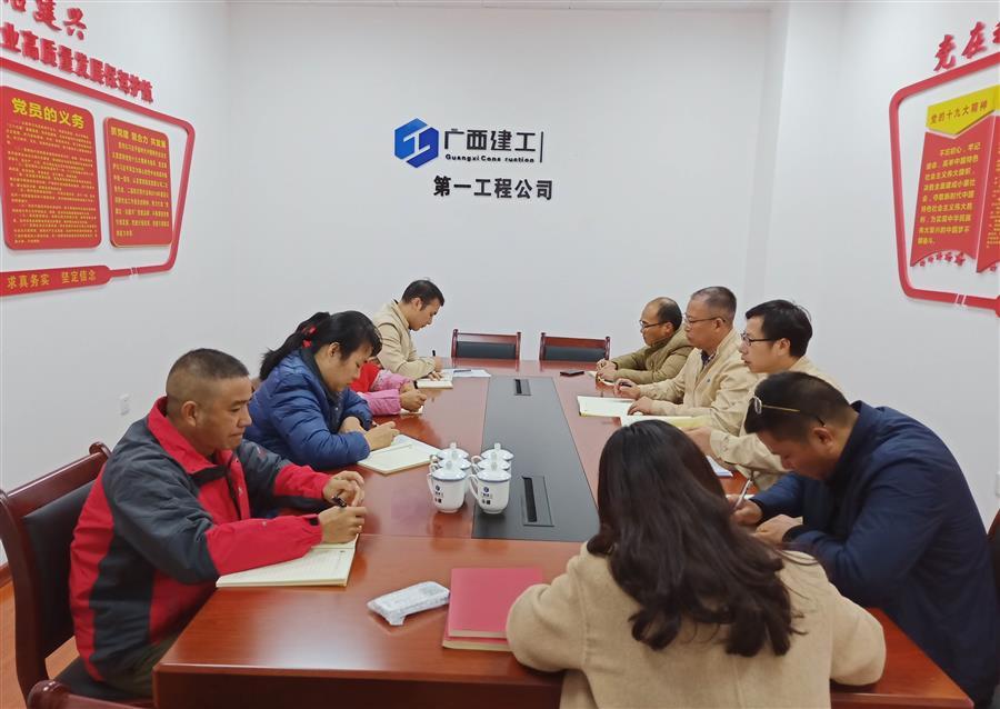 医生掀开奶罩边躁边狠狠躁视频
