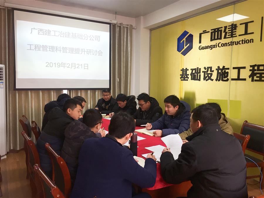 医生掀开奶罩边躁边狠狠躁视频