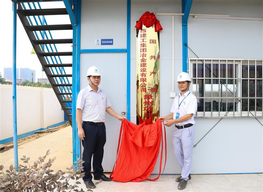 医生掀开奶罩边躁边狠狠躁视频