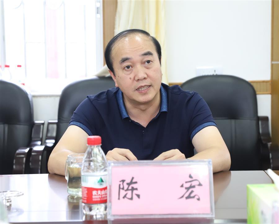医生掀开奶罩边躁边狠狠躁视频