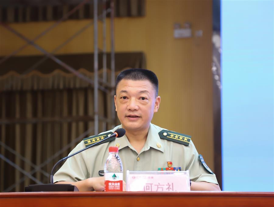 医生掀开奶罩边躁边狠狠躁视频