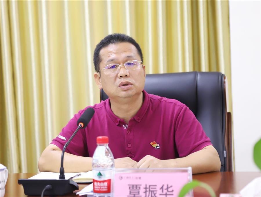 医生掀开奶罩边躁边狠狠躁视频