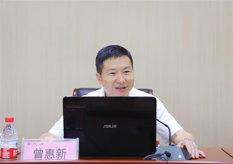 医生掀开奶罩边躁边狠狠躁视频