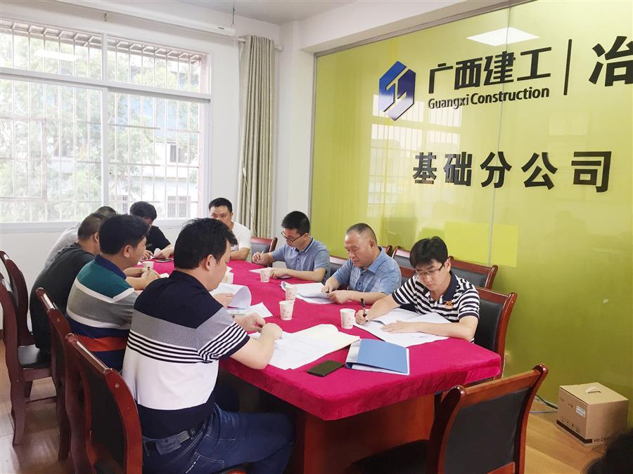 医生掀开奶罩边躁边狠狠躁视频