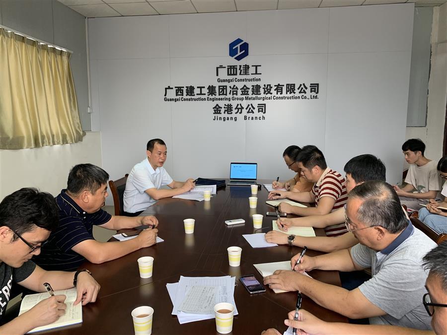 医生掀开奶罩边躁边狠狠躁视频