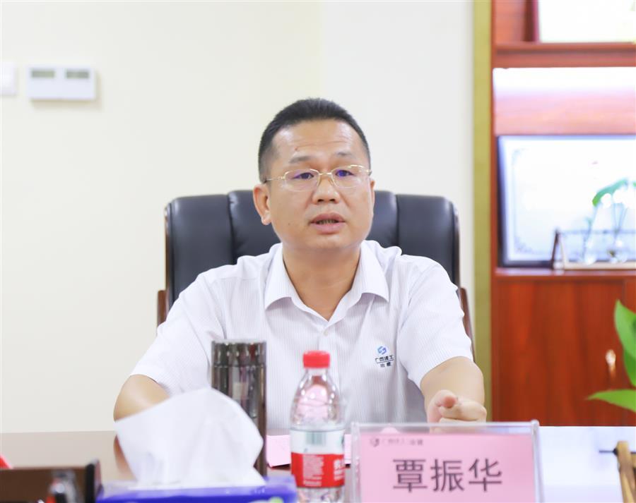 医生掀开奶罩边躁边狠狠躁视频