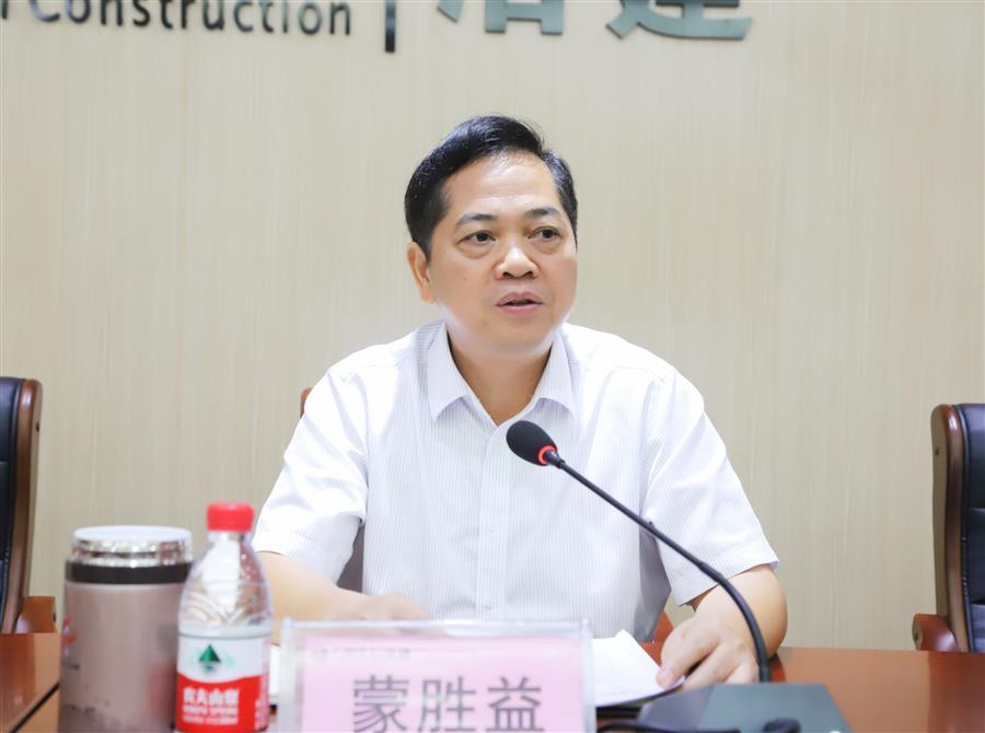 医生掀开奶罩边躁边狠狠躁视频