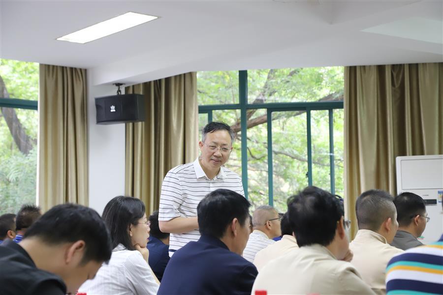 医生掀开奶罩边躁边狠狠躁视频