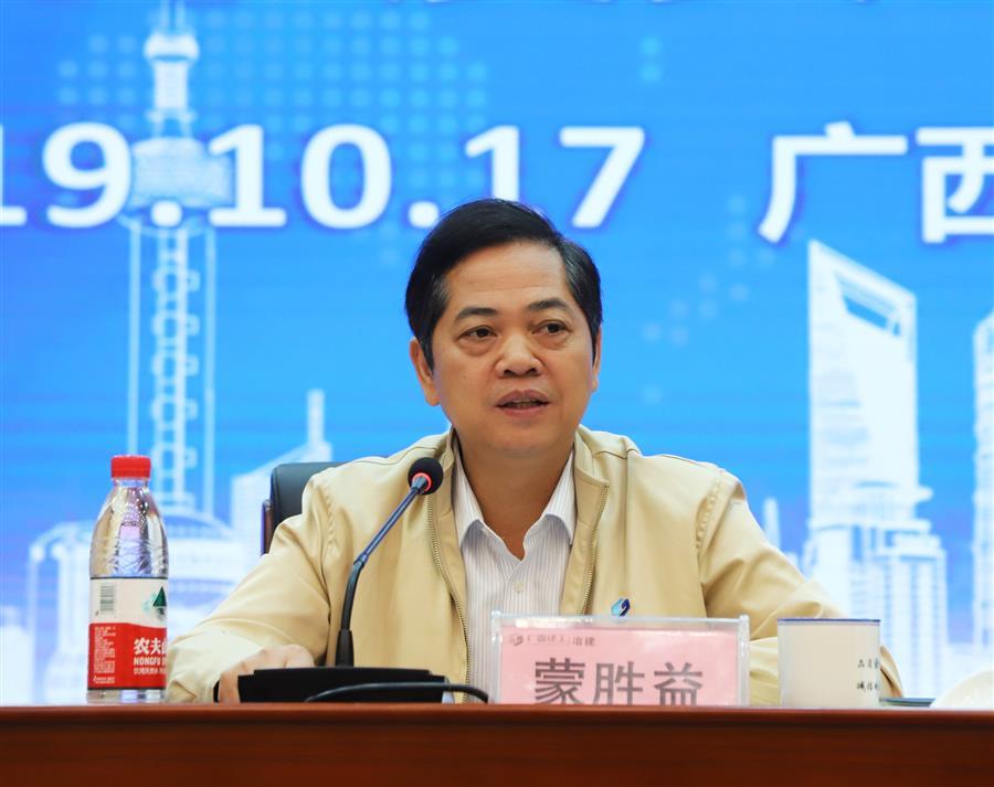 医生掀开奶罩边躁边狠狠躁视频