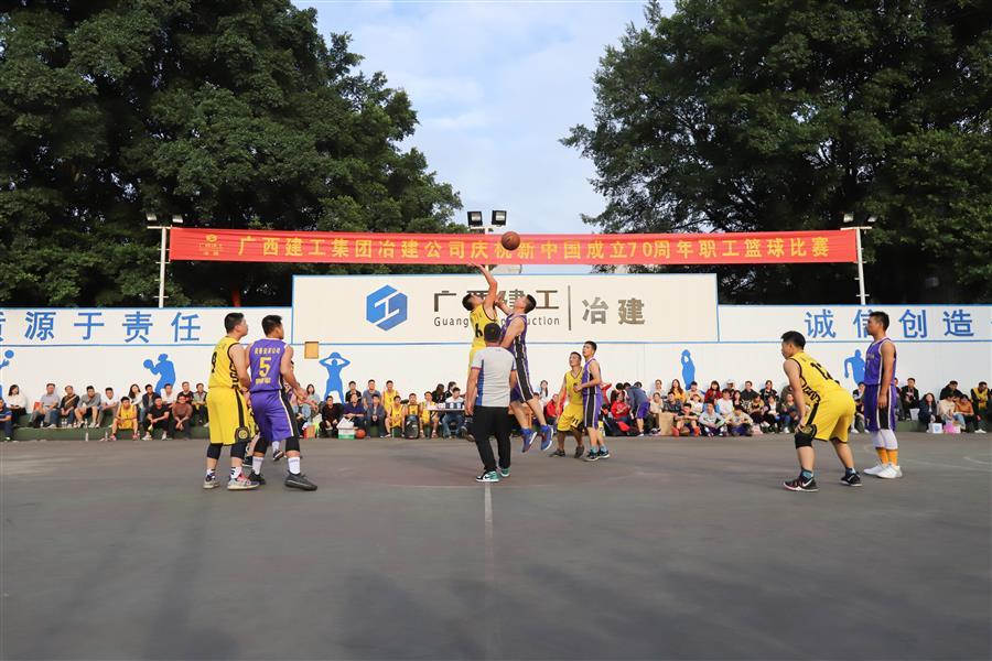 医生掀开奶罩边躁边狠狠躁视频