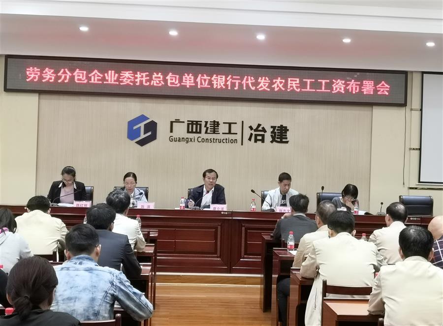 医生掀开奶罩边躁边狠狠躁视频