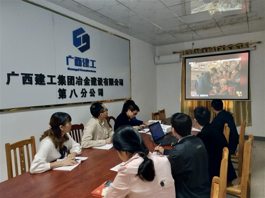 医生掀开奶罩边躁边狠狠躁视频
