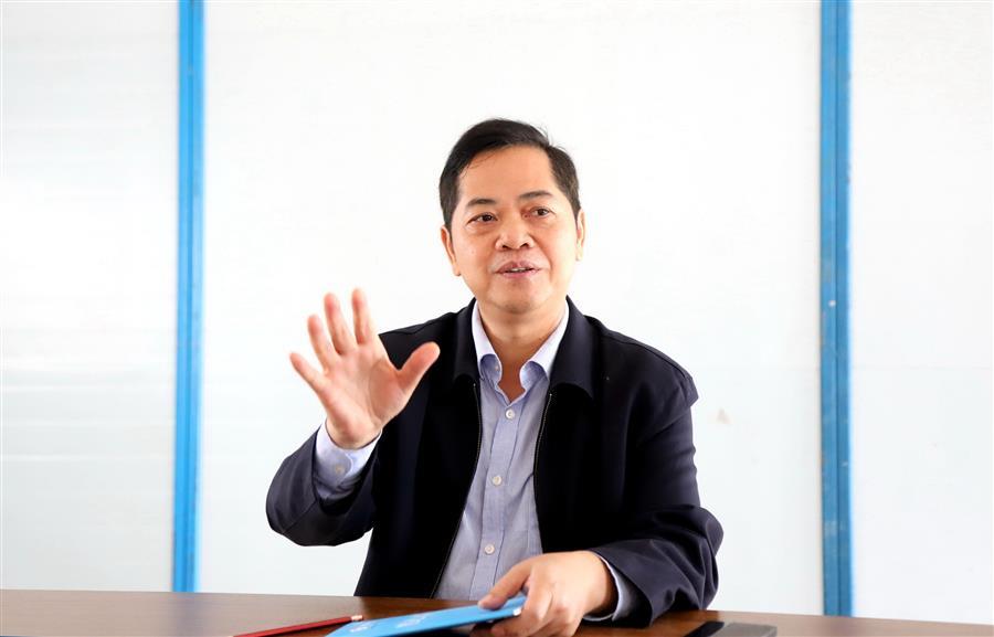 医生掀开奶罩边躁边狠狠躁视频