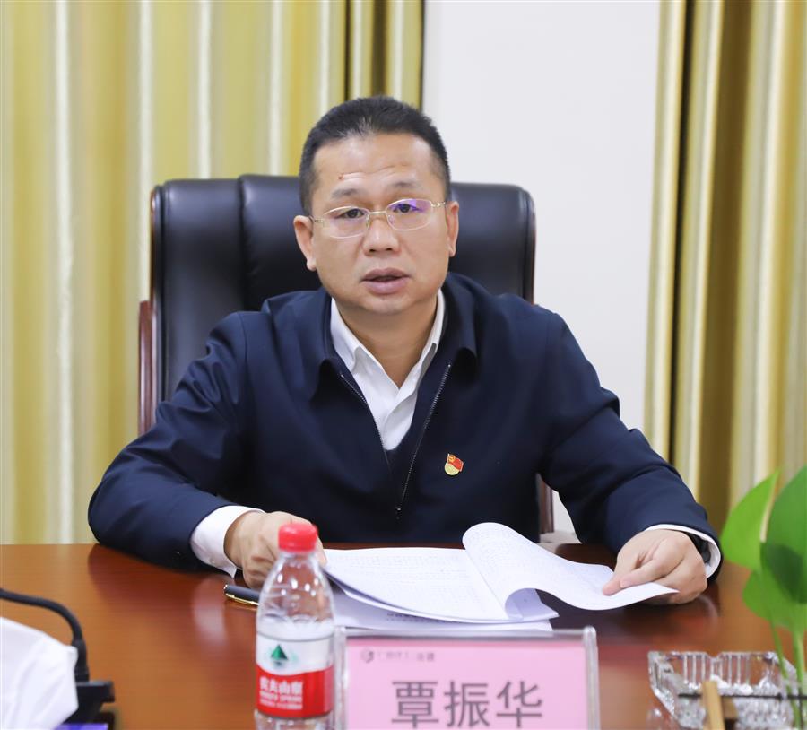 医生掀开奶罩边躁边狠狠躁视频