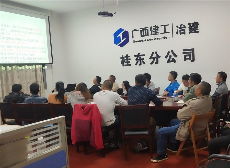 医生掀开奶罩边躁边狠狠躁视频