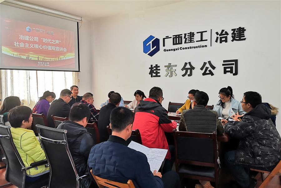 医生掀开奶罩边躁边狠狠躁视频