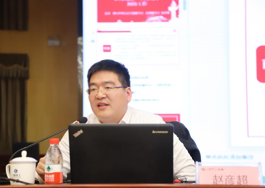 医生掀开奶罩边躁边狠狠躁视频