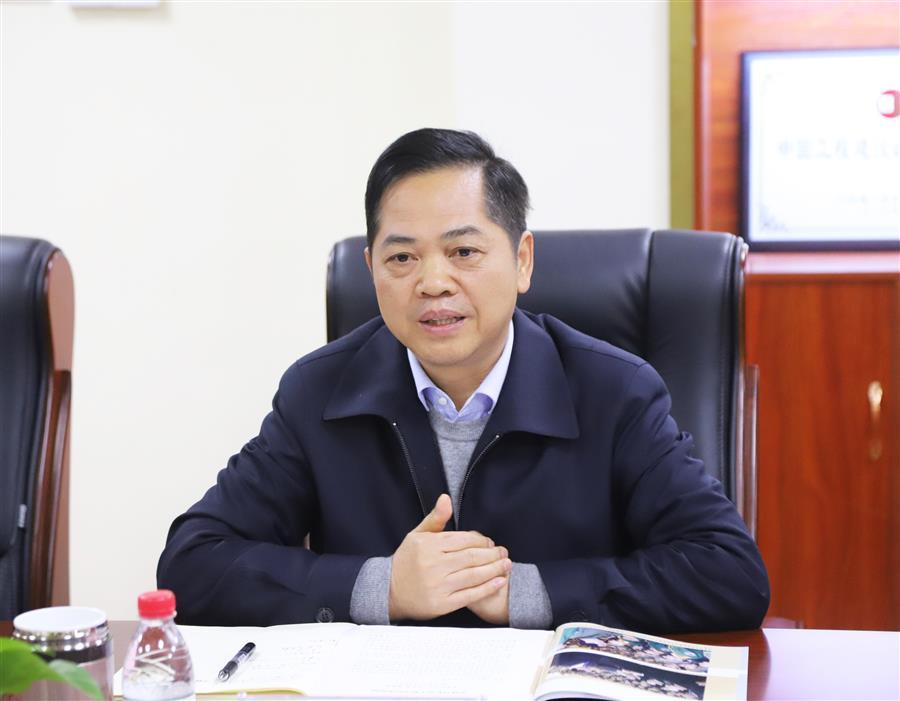 医生掀开奶罩边躁边狠狠躁视频