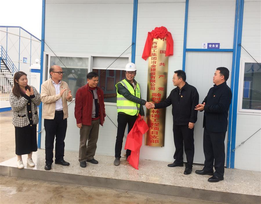 医生掀开奶罩边躁边狠狠躁视频