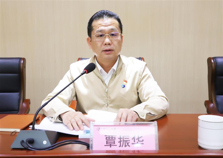 医生掀开奶罩边躁边狠狠躁视频