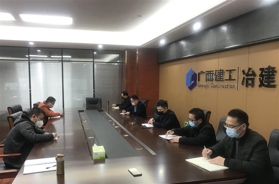 医生掀开奶罩边躁边狠狠躁视频