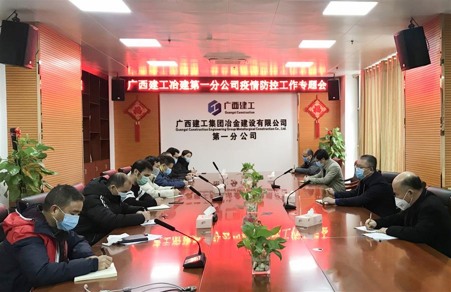 医生掀开奶罩边躁边狠狠躁视频