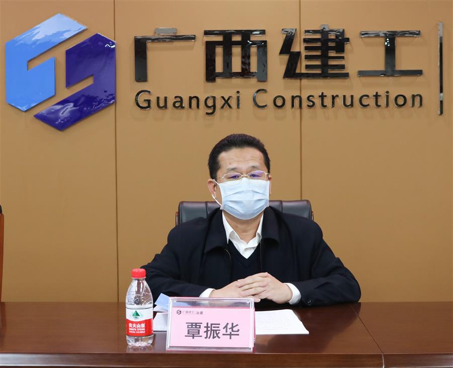 医生掀开奶罩边躁边狠狠躁视频