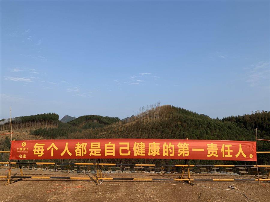 医生掀开奶罩边躁边狠狠躁视频