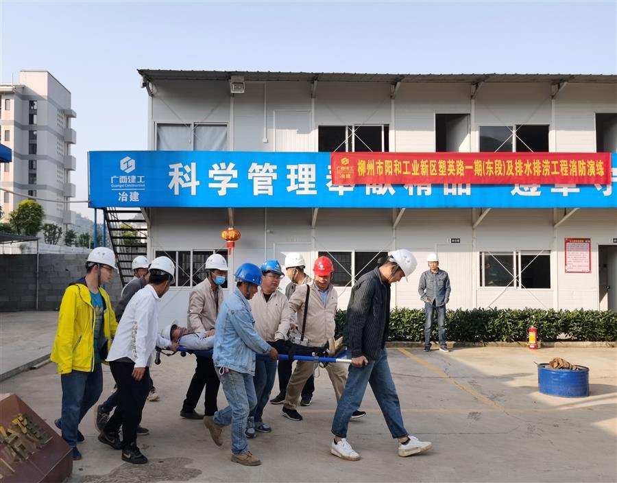 医生掀开奶罩边躁边狠狠躁视频