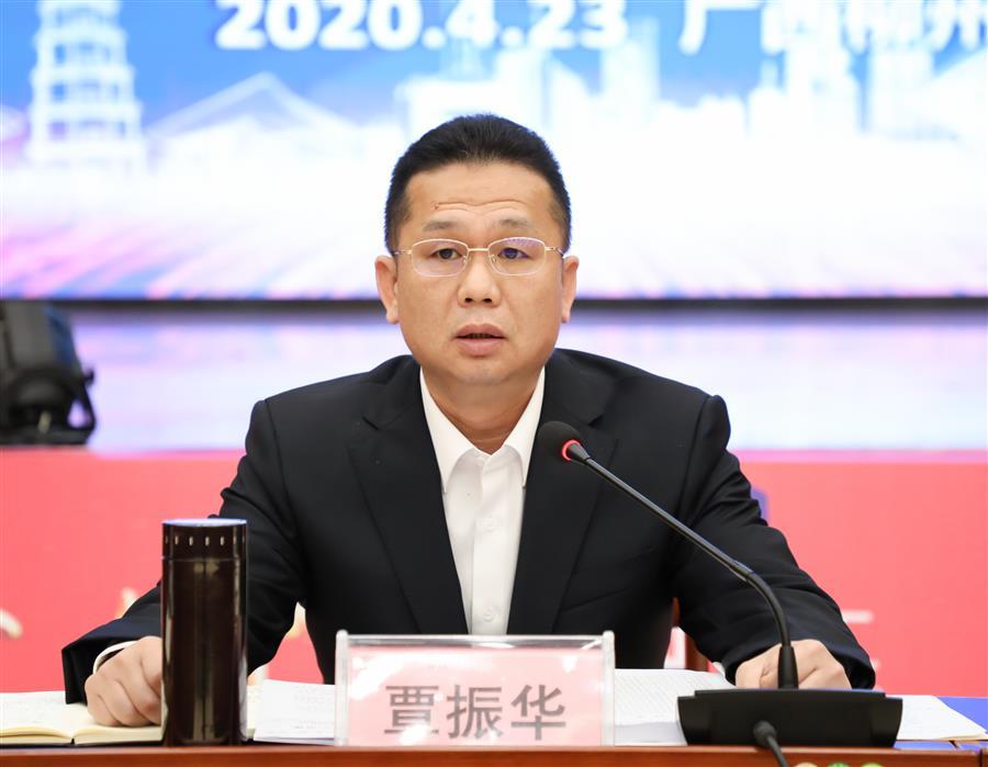 医生掀开奶罩边躁边狠狠躁视频