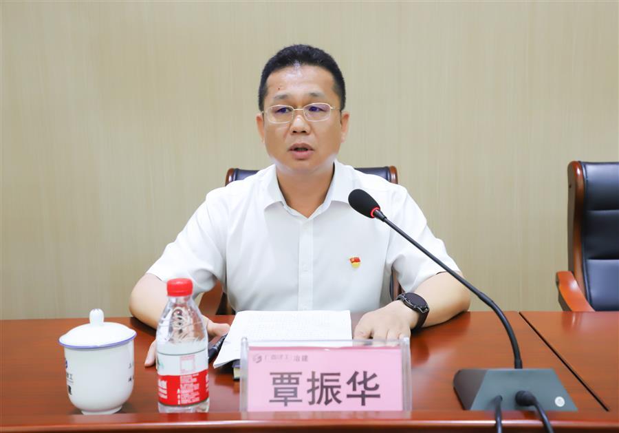 医生掀开奶罩边躁边狠狠躁视频