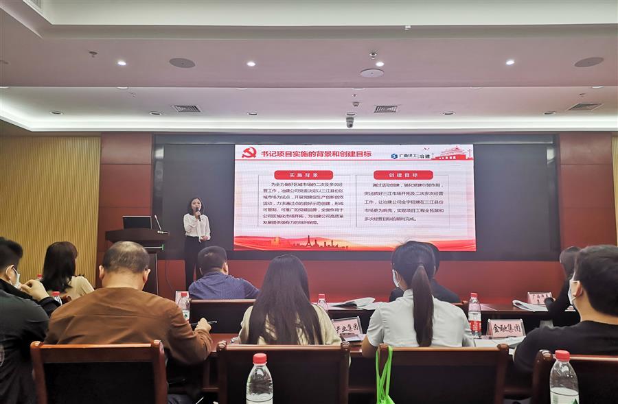 医生掀开奶罩边躁边狠狠躁视频