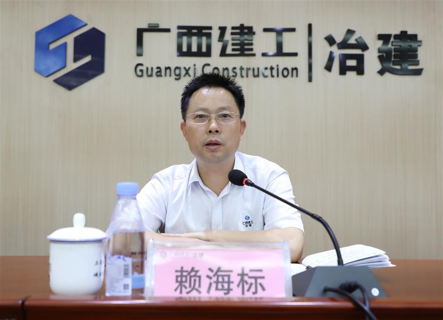 医生掀开奶罩边躁边狠狠躁视频